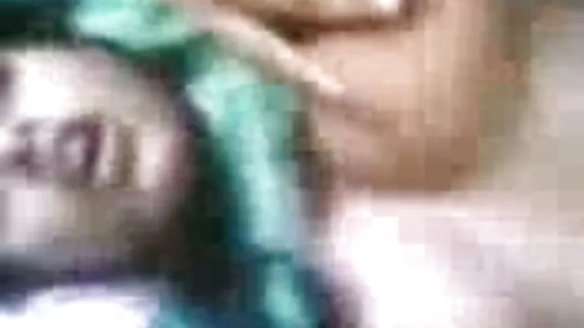 سب سے اوپر کے ٹاور فرانسیسی خاتون جولی جبکہ ایک مبصر کے مشت فیلسکسی ایرانی زنی قریبی
