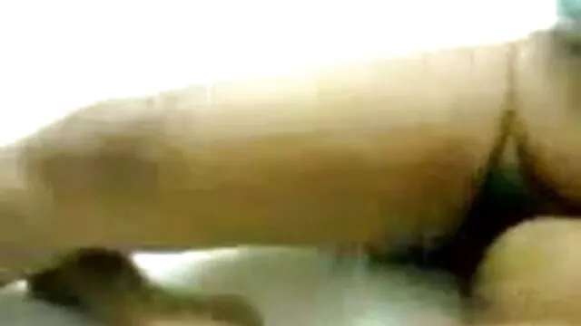بھاڑ میں ایک فیلم سکسی ایرانی با کیفیت سفید اور ایک سیاہ سمندر کے کنارے پر