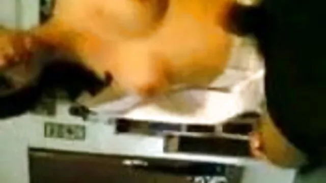 میں ڈالی کے ایک رکن فیلم سکسی توپ ایرانی