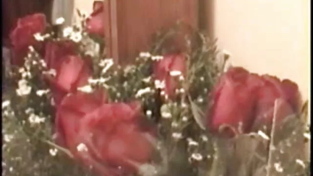 چومنا کے شکار چھوٹا سا فسکس ایرانی Katya طرفیل پلایا لان کے ساتھ اس کے پیشاب