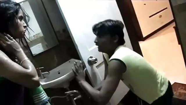 مکاشفہ دوربین مخفی از سکس ایرانی میں ایک لباس